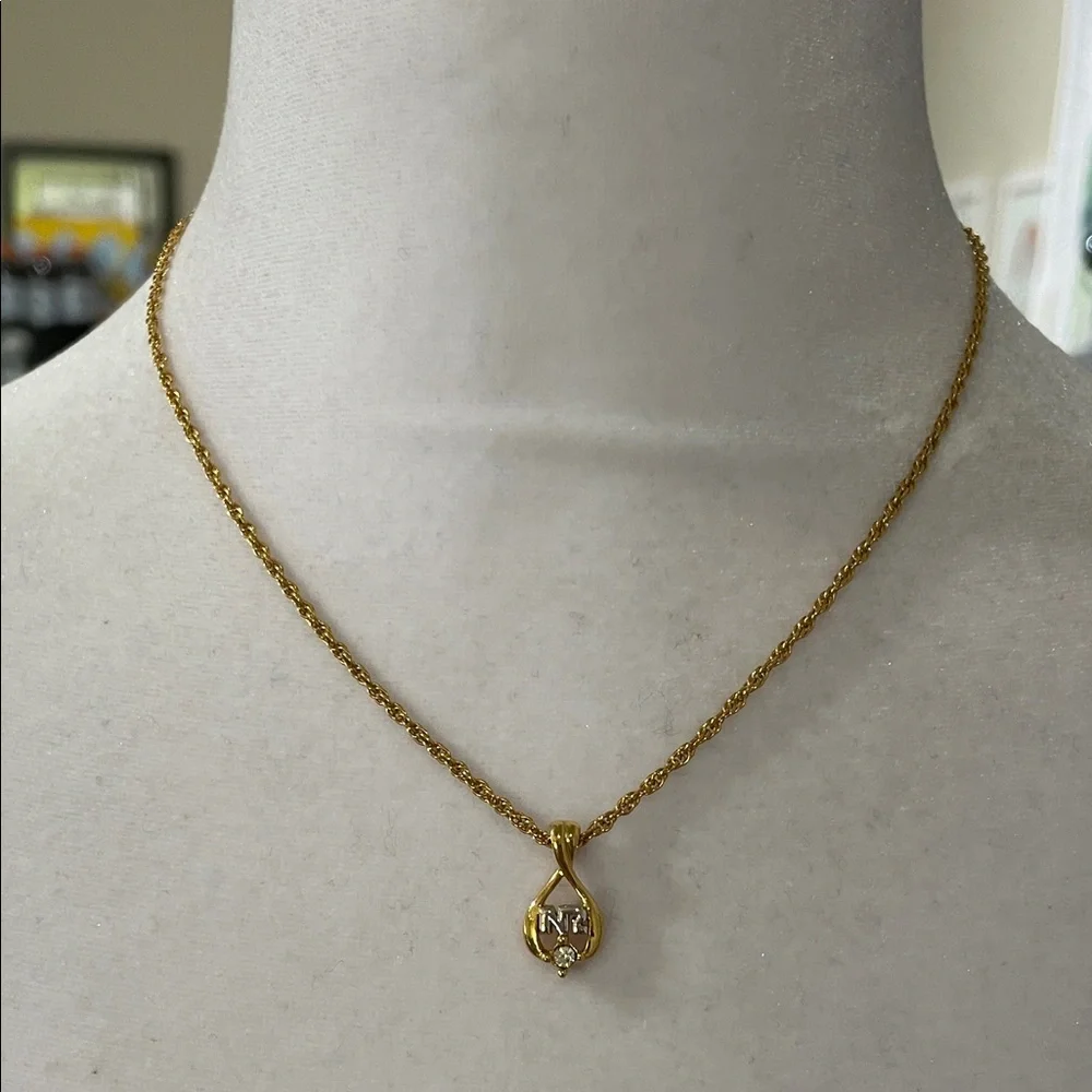 🌸Nina Ricci Gold Necklace
